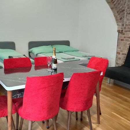 Cozynite Premium Apartment Stadthalle Wenen Buitenkant foto