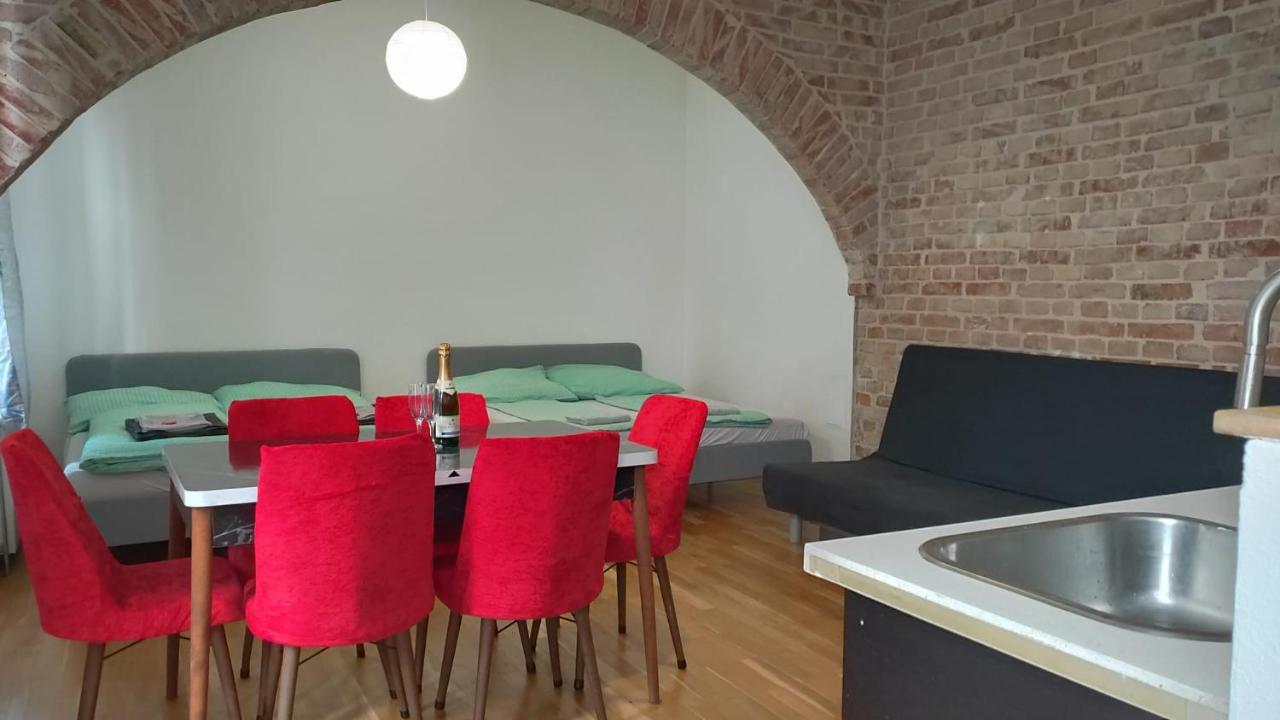 Cozynite Premium Apartment Stadthalle Wenen Buitenkant foto