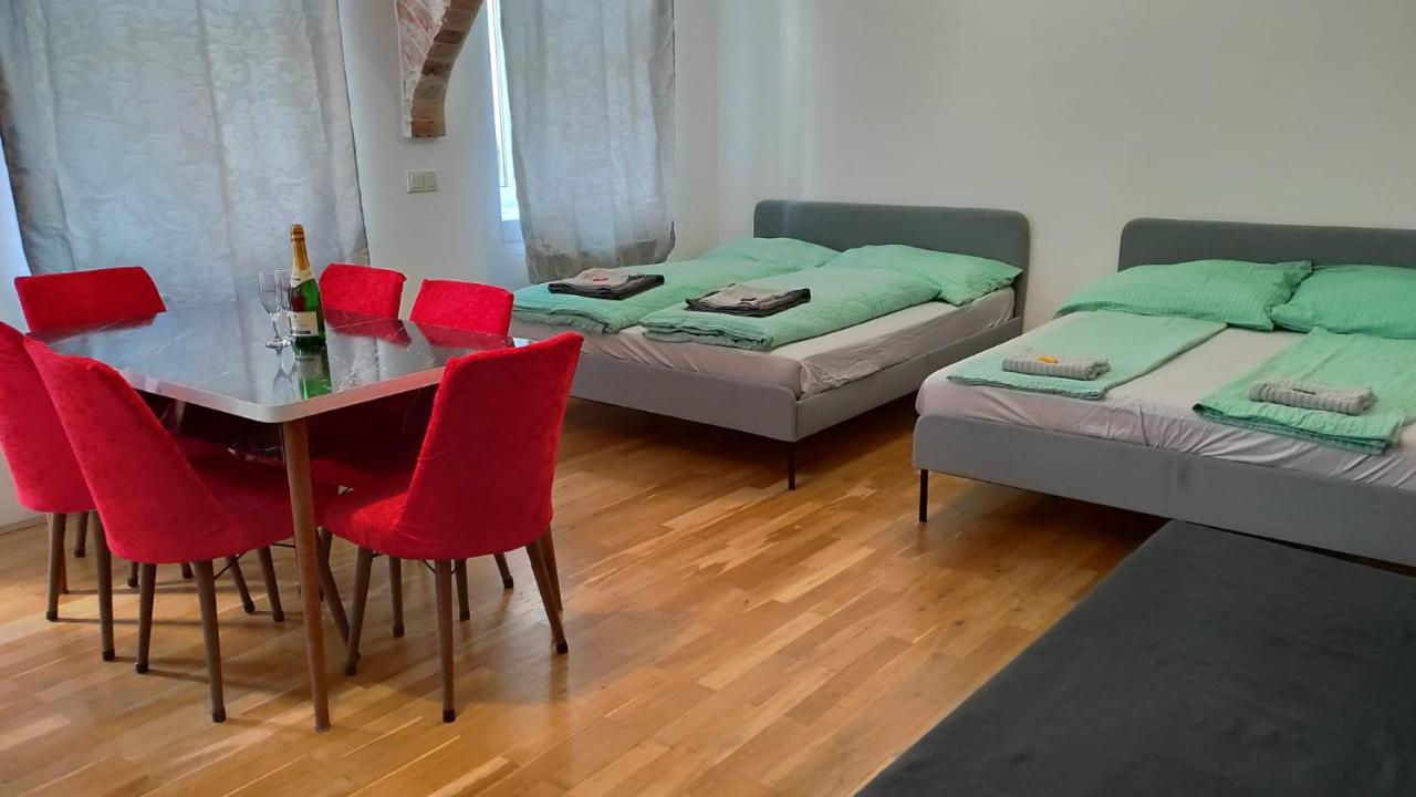 Cozynite Premium Apartment Stadthalle Wenen Buitenkant foto