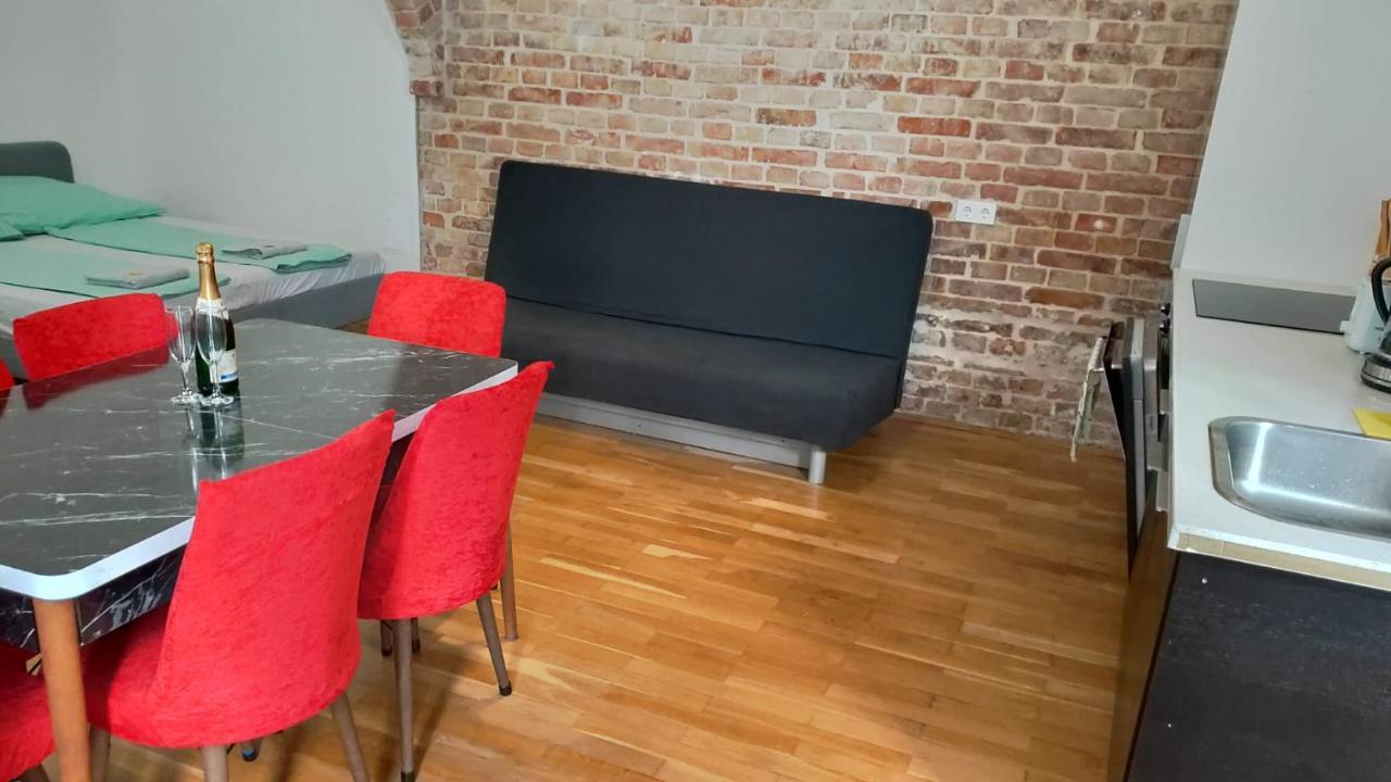 Cozynite Premium Apartment Stadthalle Wenen Buitenkant foto